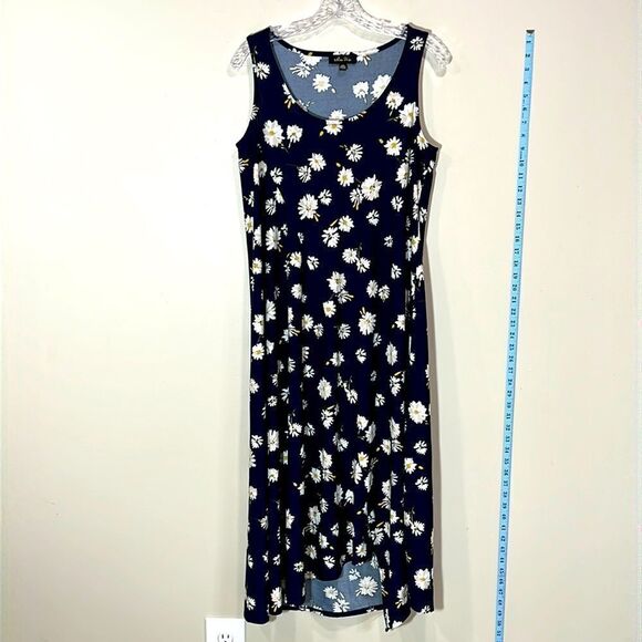 Beautiful Dark Blue Floral Print Dress. Size Large. - Picture 1 of 5